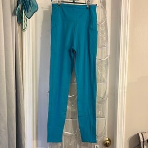 Figs leggings size small in Teal.